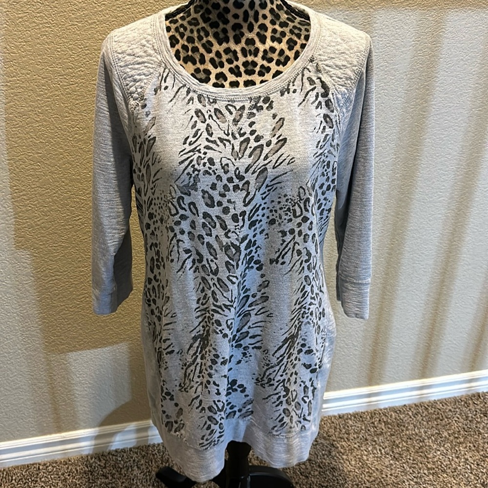 Women’s long sleeve sweatshirt, leopard print, size L